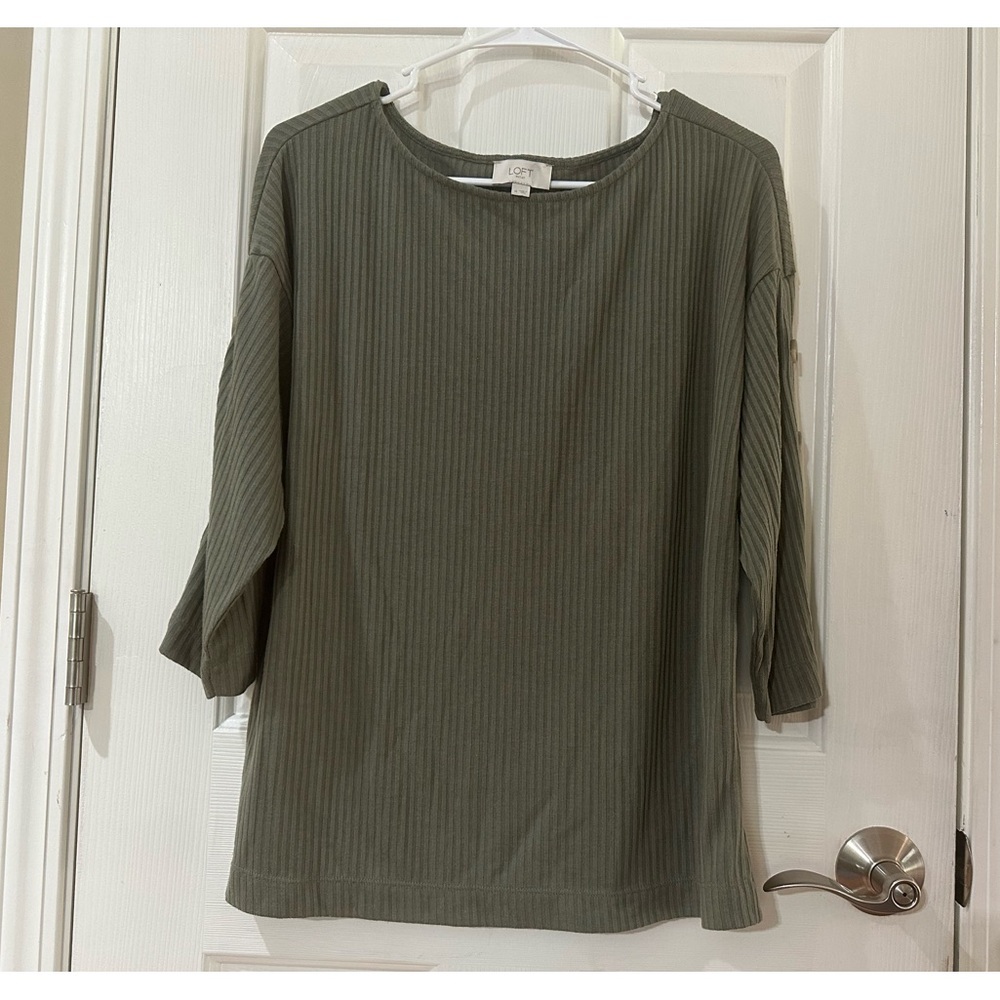 Loft top with button sleeve size medium L25 W22 sleeve 13.5 stretching material